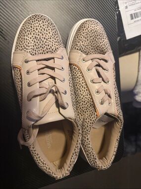 Arizona Jean Company Blush Leopard Print Lace-Up Sneakers